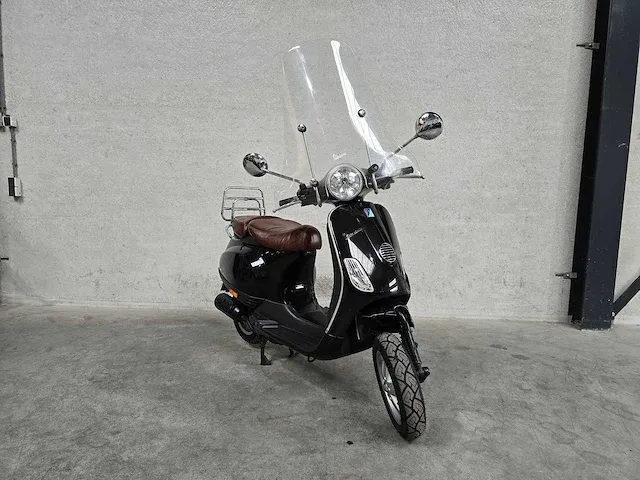 Vespa - bromscooter - lx 50 4t - 45km uitvoering - afbeelding 4 van  6