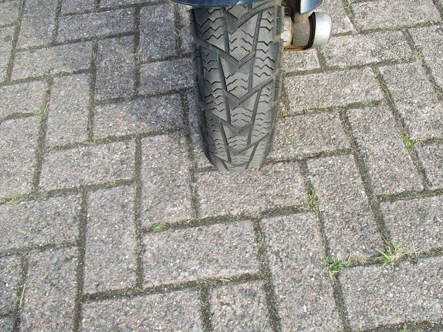 Vespa - bromscooter - lx 50 4t - scooter - afbeelding 6 van  11