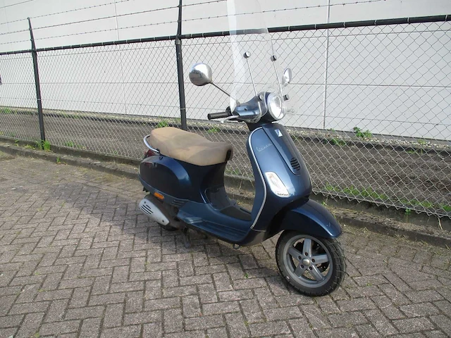 Vespa - bromscooter - lx 50 4t - scooter - afbeelding 7 van  11