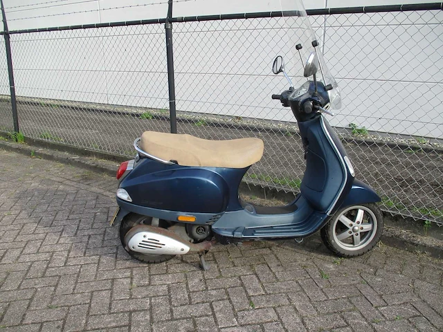 Vespa - bromscooter - lx 50 4t - scooter - afbeelding 8 van  11