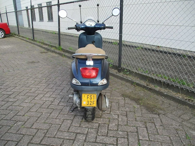 Vespa - bromscooter - lx 50 4t - scooter - afbeelding 10 van  11
