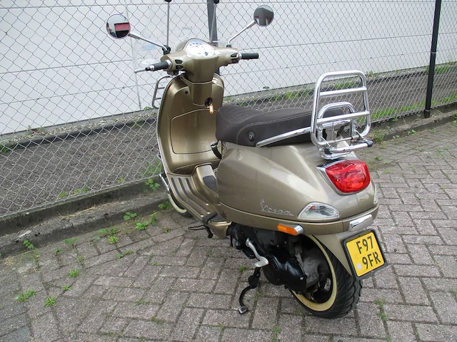 Vespa - bromscooter - lx 50 touring gold - scooter - afbeelding 6 van  16