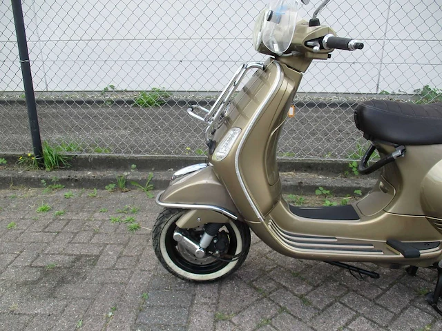 Vespa - bromscooter - lx 50 touring gold - scooter - afbeelding 10 van  16
