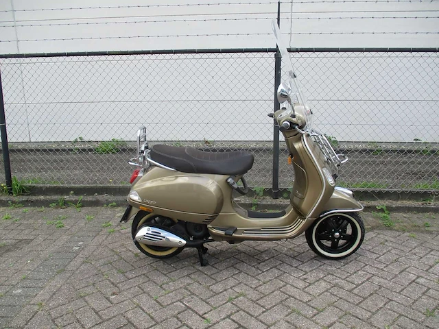 Vespa - bromscooter - lx 50 touring gold - scooter - afbeelding 15 van  16