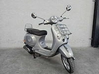 Vespa - bromscooter - lx touring 4t - 45km uitvoering - afbeelding 4 van  8