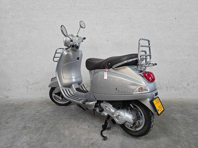 Vespa - bromscooter - lx touring 4t - 45km uitvoering - afbeelding 6 van  8