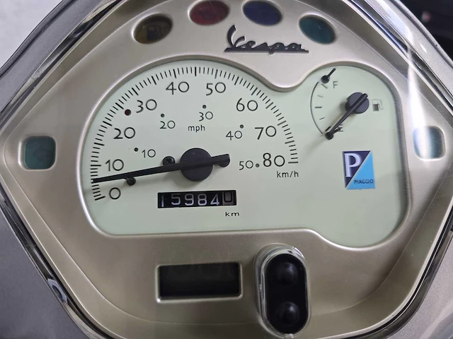 Vespa - bromscooter - lx touring 4t - 45km uitvoering - afbeelding 7 van  8
