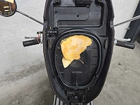 Vespa - bromscooter - lx touring 4t - 45km uitvoering - afbeelding 8 van  8