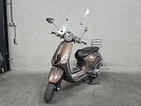 Vespa - bromscooter - primavera - 4t 45km uitvoering dhs18n - afbeelding 3 van  7