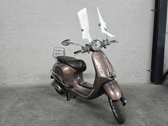 Vespa - bromscooter - primavera - 4t 45km uitvoering dhs18n - afbeelding 4 van  7