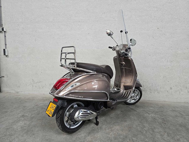 Vespa - bromscooter - primavera - 4t 45km uitvoering dhs18n - afbeelding 5 van  7