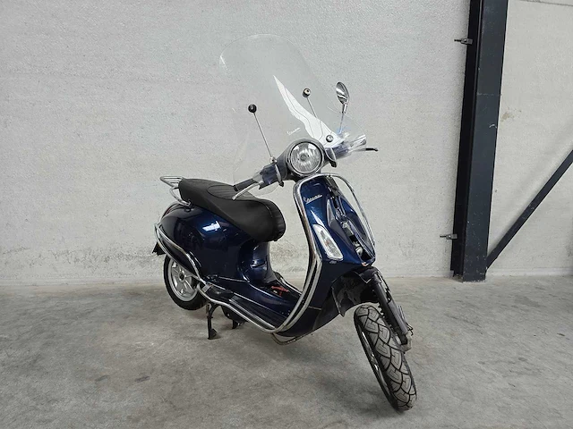 Vespa - bromscooter - primavera - 4t 45km uitvoering djg47g - afbeelding 4 van  8