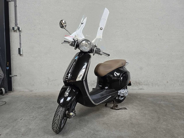 Vespa - bromscooter - primavera - 4t 45km uitvoering f968ts - afbeelding 3 van  7