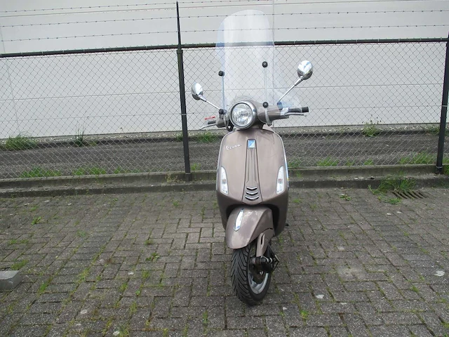 Vespa - bromscooter - primavera 4t - scooter - afbeelding 5 van  11