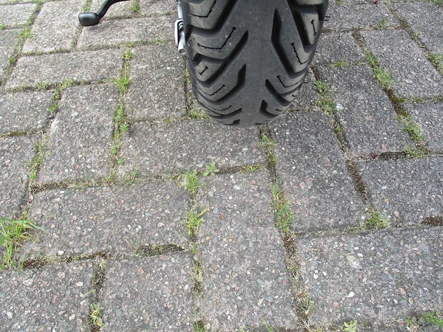 Vespa - bromscooter - primavera 4t - scooter - afbeelding 11 van  11