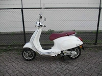 Vespa - bromscooter - primavera 4t - scooter - afbeelding 1 van  11