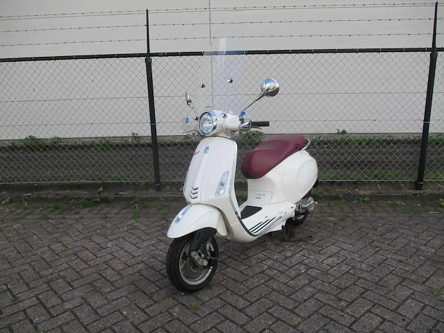 Vespa - bromscooter - primavera 4t - scooter - afbeelding 4 van  11