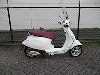 Vespa - bromscooter - primavera 4t - scooter - afbeelding 8 van  11