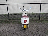 Vespa - bromscooter - primavera 4t - scooter - afbeelding 10 van  11