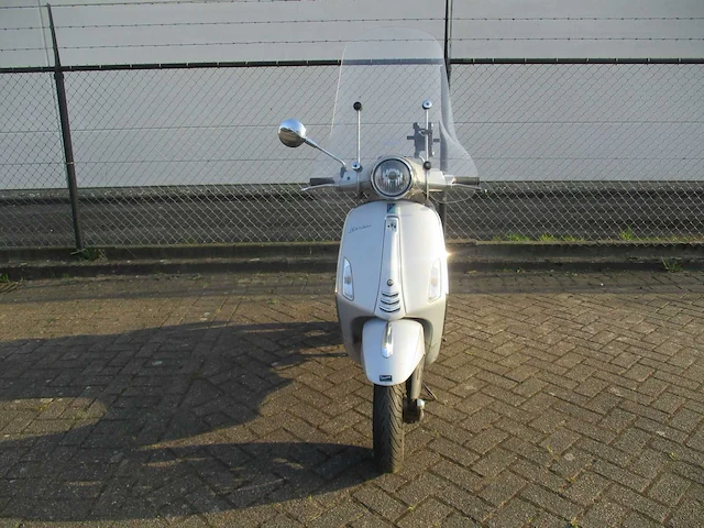 Vespa - bromscooter - primavera touring 4t - scooter - afbeelding 5 van  11