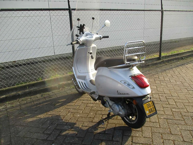 Vespa - bromscooter - primavera touring 4t - scooter - afbeelding 2 van  11