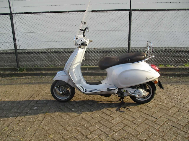 Vespa - bromscooter - primavera touring 4t - scooter - afbeelding 1 van  11