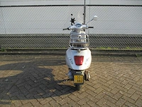 Vespa - bromscooter - primavera touring 4t - scooter - afbeelding 10 van  11