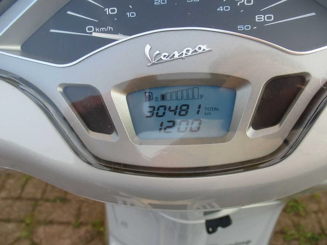 Vespa - bromscooter - primavera touring 4t - scooter - afbeelding 3 van  11