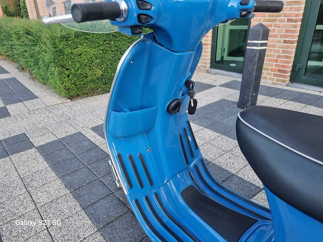 Vespa - bromscooter - s 4t - scooter - afbeelding 3 van  19