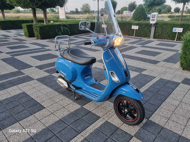 Vespa - bromscooter - s 4t - scooter - afbeelding 13 van  19