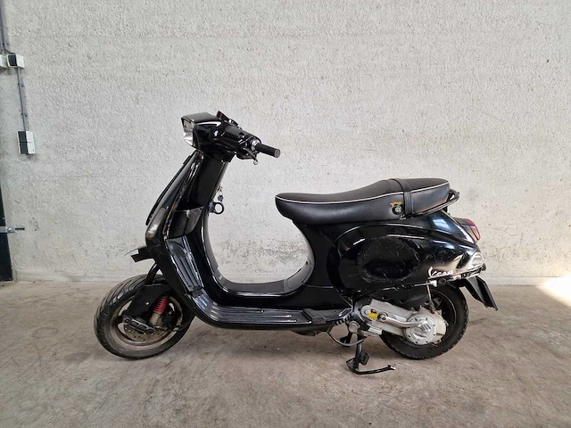 Vespa - bromscooter - s 50 - 4t 45km uitvoering f447gb - afbeelding 1 van  7