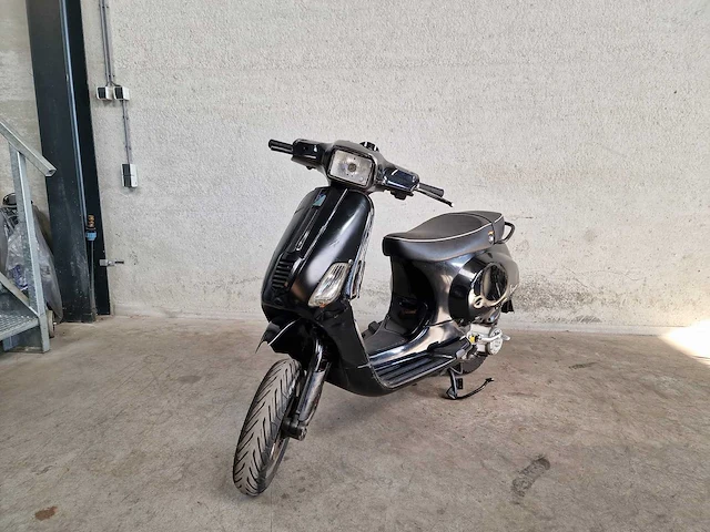 Vespa - bromscooter - s 50 - 4t 45km uitvoering f447gb - afbeelding 3 van  7