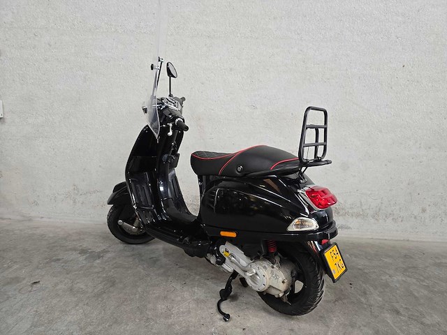 Vespa - bromscooter - s 50 - 4t 45km uitvoering f547kg - afbeelding 6 van  7