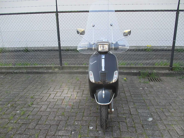 Vespa - bromscooter - s 50 4 valve - scooter - afbeelding 5 van  11