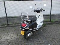 Vespa - bromscooter - s 50 4 valve - scooter - afbeelding 9 van  11