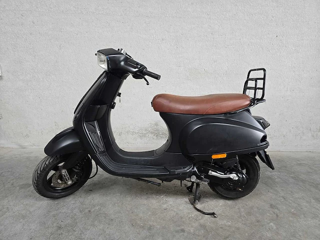 Vespa - bromscooter - s 50 4t - 45km uitvoering f817hb - afbeelding 1 van  7