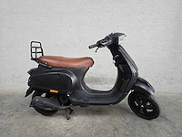 Vespa - bromscooter - s 50 4t - 45km uitvoering f817hb - afbeelding 2 van  7