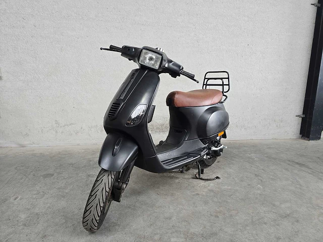 Vespa - bromscooter - s 50 4t - 45km uitvoering f817hb - afbeelding 3 van  7