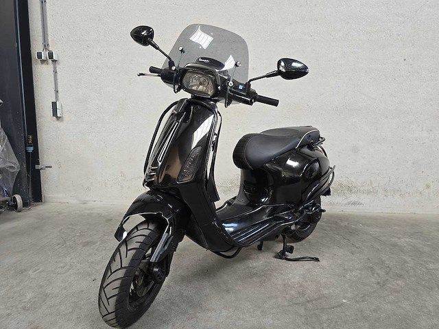 Vespa - bromscooter - sprint 4t - 45km uitvoering dfp41b - afbeelding 3 van  8