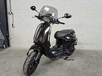 Vespa - bromscooter - sprint 4t - 45km uitvoering dfp41b - afbeelding 3 van  8