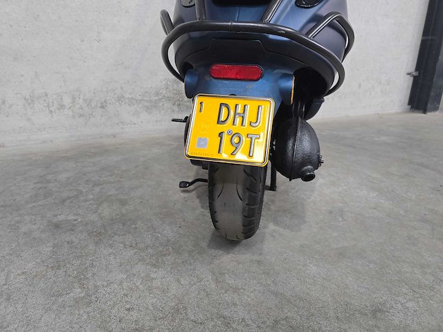 Vespa - bromscooter - sprint 4t - 45km uitvoering dhj19t - afbeelding 7 van  8
