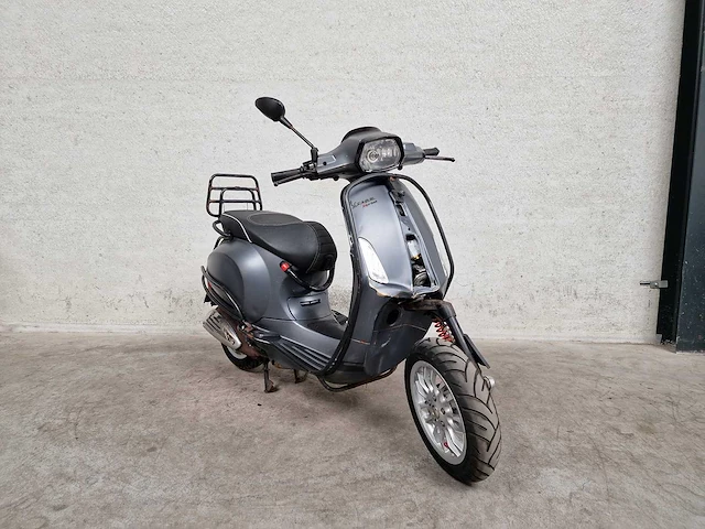 Vespa - bromscooter - sprint 4t - 45km uitvoering - afbeelding 4 van  6