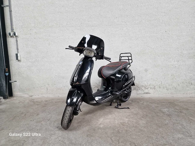 Vespa - bromscooter - sprint 4t - 45km uitvoering - afbeelding 2 van  7