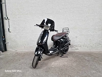 Vespa - bromscooter - sprint 4t - 45km uitvoering - afbeelding 2 van  7