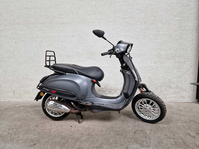 Vespa - bromscooter - sprint 4t - 45km uitvoering - afbeelding 2 van  6