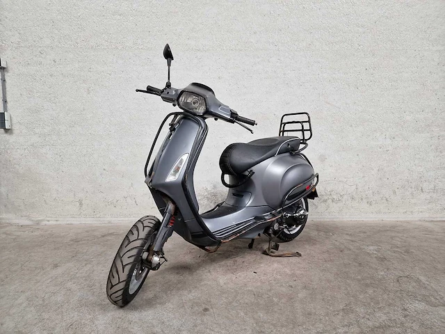 Vespa - bromscooter - sprint 4t - 45km uitvoering - afbeelding 3 van  6