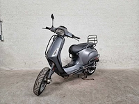 Vespa - bromscooter - sprint 4t - 45km uitvoering - afbeelding 3 van  6