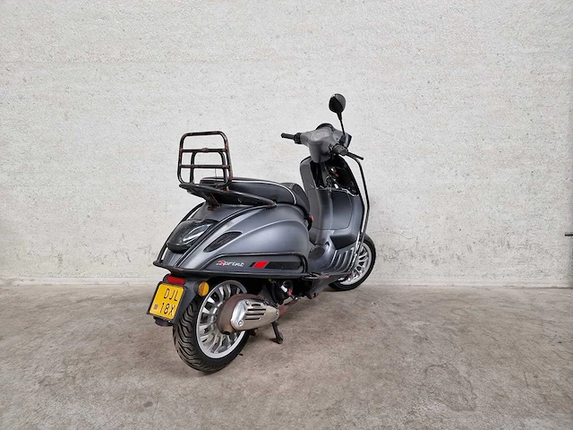 Vespa - bromscooter - sprint 4t - 45km uitvoering - afbeelding 5 van  6
