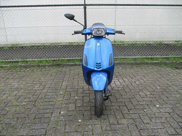 Vespa - bromscooter - sprint 4t - scooter - afbeelding 6 van  12