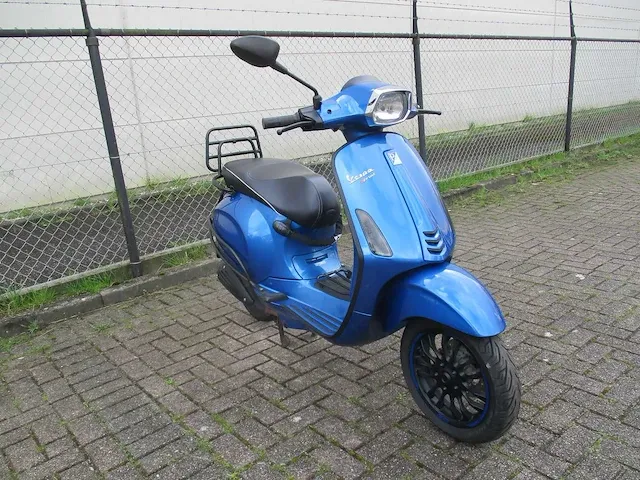 Vespa - bromscooter - sprint 4t - scooter - afbeelding 8 van  12